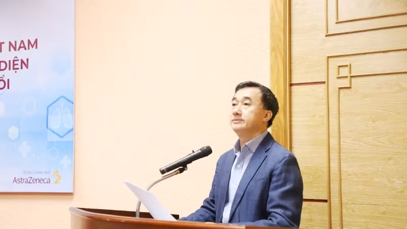 Giáo sư, Tiến sĩ Trần Văn Thuấn, Thứ trưởng Bộ Y tế phát biểu tại hội thảo.