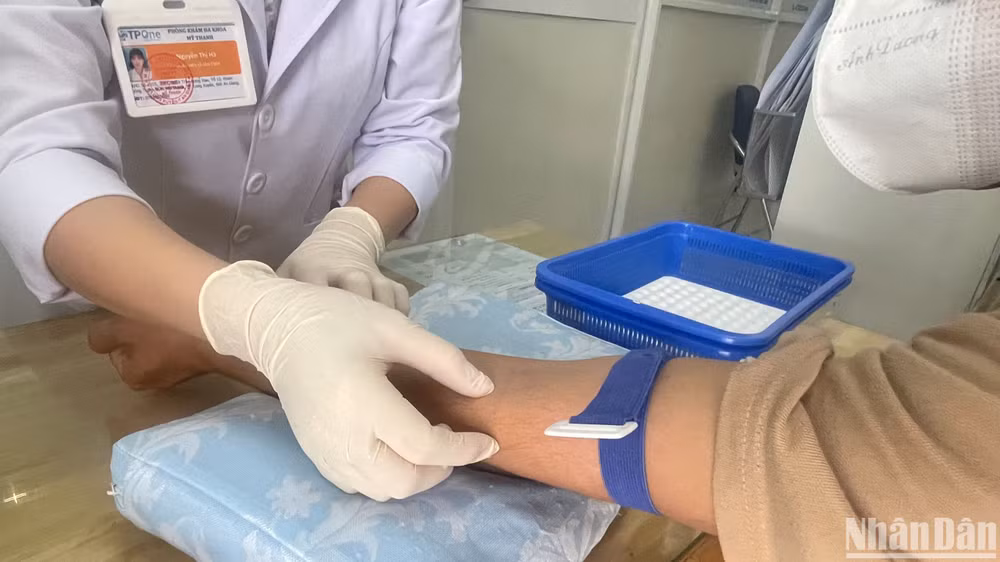 Trường hợp nguy cơ cao được giới thiệu xét nghiệm tại Phòng khám đa khoa Mỹ Thạnh, An Giang. 