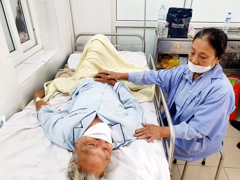 Bệnh nhân nằm viện sau khi bị nhiễm bệnh liên cầu khuẩn lợn.