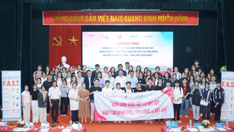 Gần 500 sinh viên của Học viện Y-Dược học cổ truyền Việt Nam tham dự chương trình. (Ảnh: T.X)