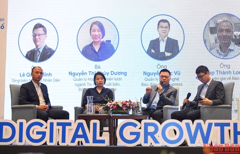 Ông Lê Quốc Minh, Ủy viên Trung ương Đảng, Tổng Biên tập Báo Nhân Dân, Phó Trưởng Ban Tuyên giáo Trung ương, Chủ tịch Hội Nhà báo Việt Nam chia sẻ về chuyển đổi số báo chí tại Phiên thảo luận về chủ đề “Đổi mới mô hình kinh doanh báo chí trong bối cảnh chuyển đổi số”.