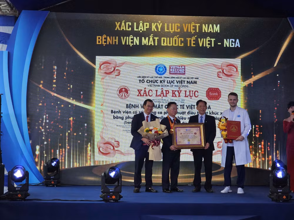 Tổ chức Kỷ lục Việt Nam xác lập 3 kỷ lục cho Bệnh viện Mắt Quốc tế Việt-Nga. Tổ chức Kỷ lục Việt Nam xác lập 3 kỷ lục cho Bệnh viện Mắt Quốc tế Việt-Nga.