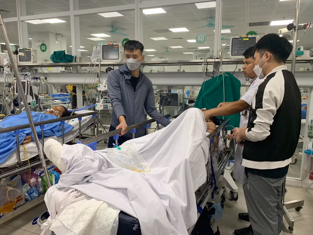 Nhiều trường hợp được chuyển tuyến cấp cứu trong tình trạng nặng. Nhiều trường hợp được chuyển tuyến cấp cứu trong tình trạng nặng.