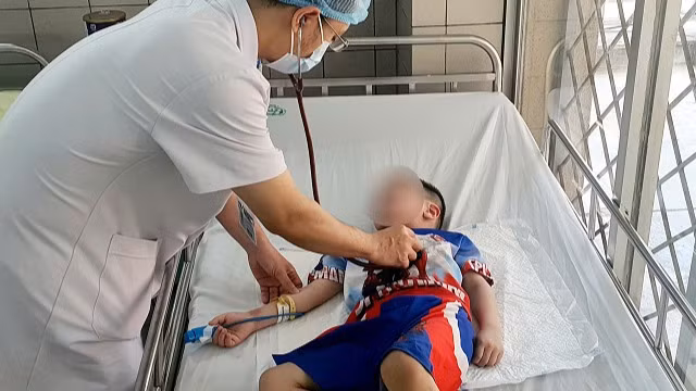 Bệnh nhi được điều trị tại Bệnh viện Bạch Mai