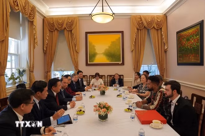 Ông Nguyễn Xuân Thắng làm việc với đoàn Đảng Cộng sản Hoa Kỳ. (Ảnh: Kiều Trang/TTXVN) Ông Nguyễn Xuân Thắng làm việc với đoàn Đảng Cộng sản Hoa Kỳ. (Ảnh: Kiều Trang/TTXVN)