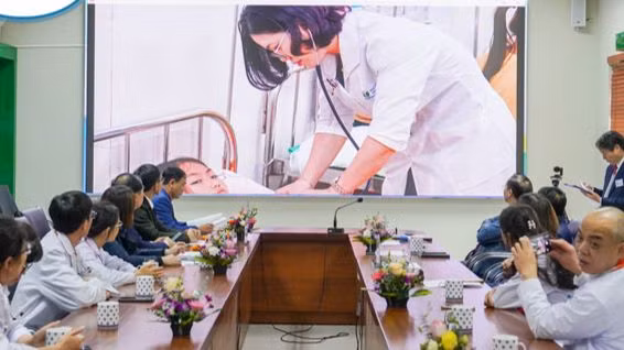 Các bác sĩ tình nguyện đã chuyển giao nhiều kỹ thuật nhi khoa cho tuyến dưới. Các bác sĩ tình nguyện đã chuyển giao nhiều kỹ thuật nhi khoa cho tuyến dưới.