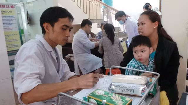 Tiêm chủng cho trẻ em, đối tượng có nguy cơ tiêu chảy cao do virus Rota.