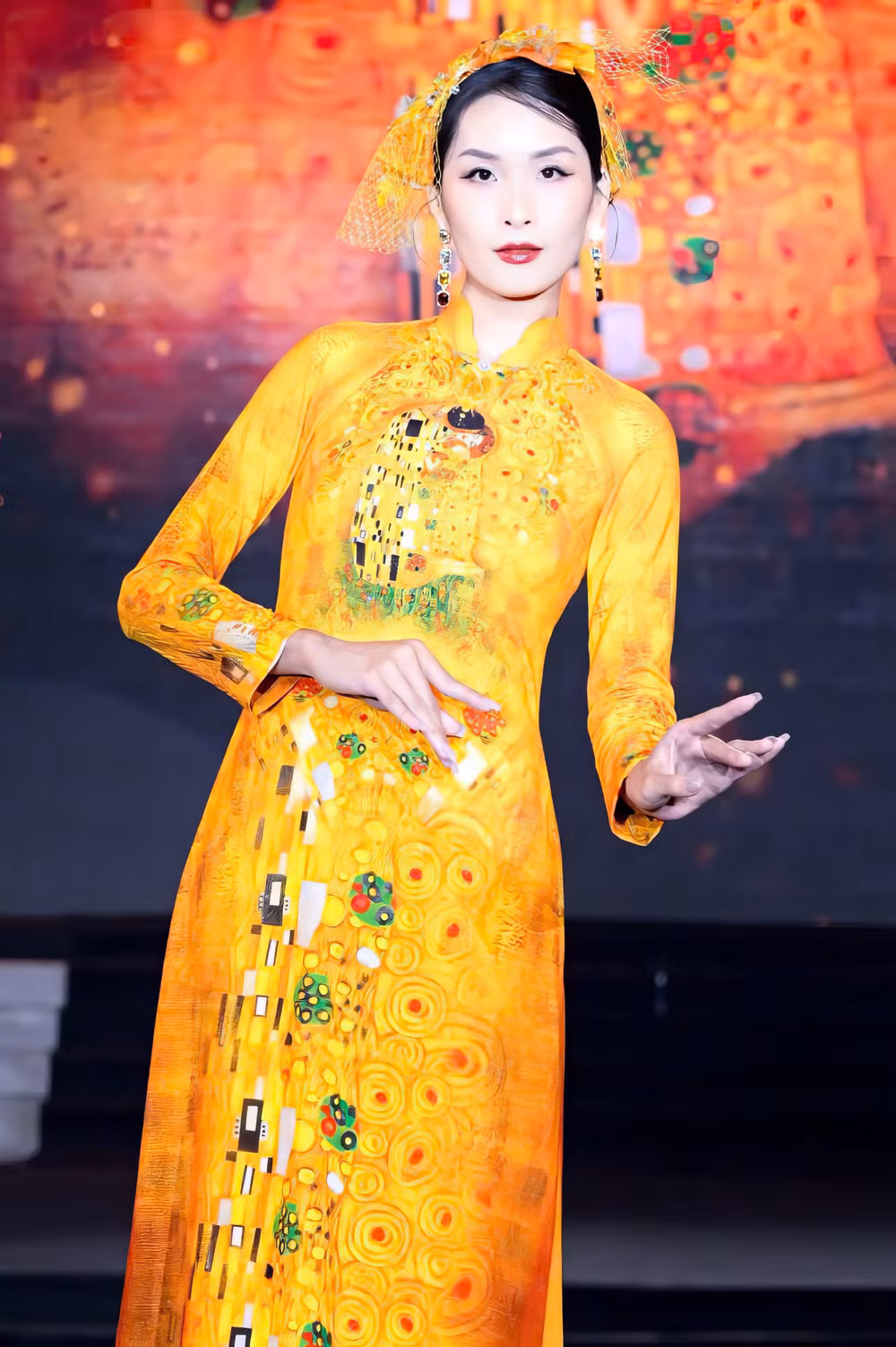 “Adèle Bloch-Bauer I” là một trong những kiệt tác cống hiến bằng cả trái tim của Gustav Klimt - Người Áo, được hoàn thành năm 1907, được trả giá tới 135 triệu USD. “Adèle Bloch-Bauer I” là một trong những kiệt tác cống hiến bằng cả trái tim của Gustav Klimt - Người Áo, được hoàn thành năm 1907, được trả giá tới 135 triệu USD.