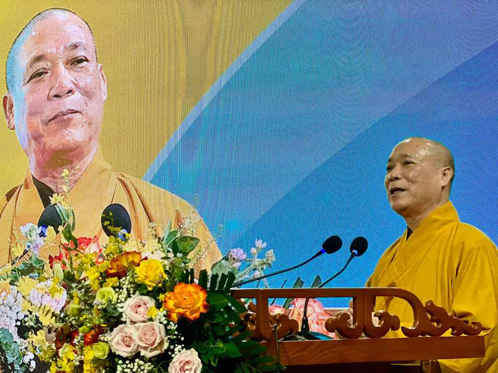 Hòa thượng Thích Thanh Nhiễu, Phó Chủ tịch Thường trực Hội đồng trị sự Giáo hội Phật giáo Việt Nam. Hòa thượng Thích Thanh Nhiễu, Phó Chủ tịch Thường trực Hội đồng trị sự Giáo hội Phật giáo Việt Nam.
