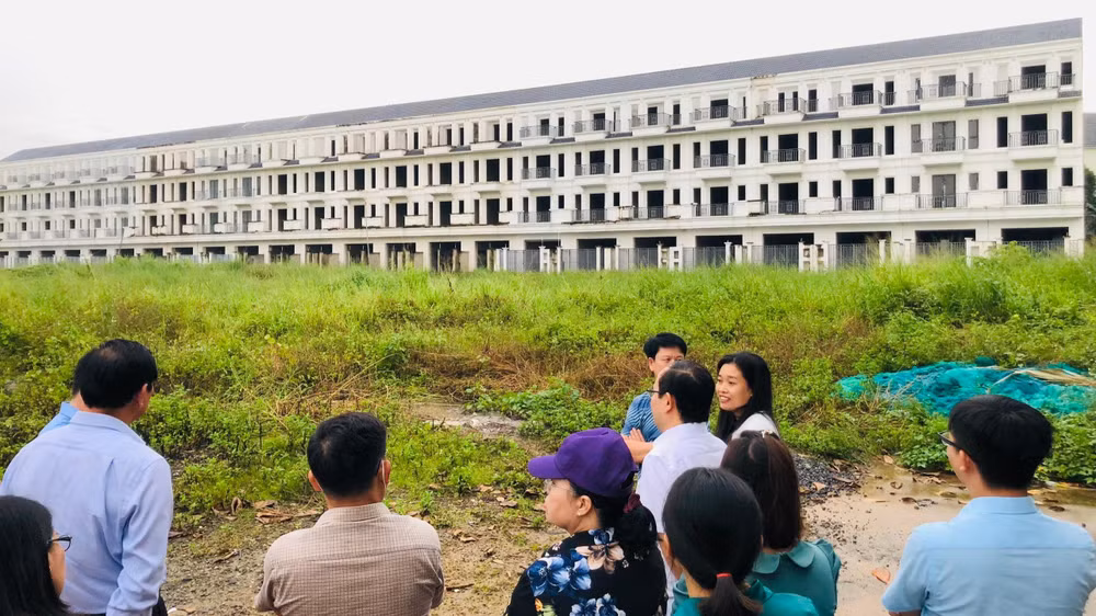 Đoàn giám sát của Đoàn Đại biểu Quốc hội tỉnh Đồng Nai tiến hành khảo sát thực địa dự án Khu dân cư Bình Đa vào ngày 16/8.