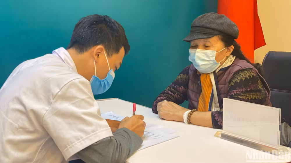 Bệnh viện Lão khoa Trung ương đã xây dựng chiến lược nâng cao chất lượng chăm sóc trên người cao tuổi. Bệnh viện Lão khoa Trung ương đã xây dựng chiến lược nâng cao chất lượng chăm sóc trên người cao tuổi.