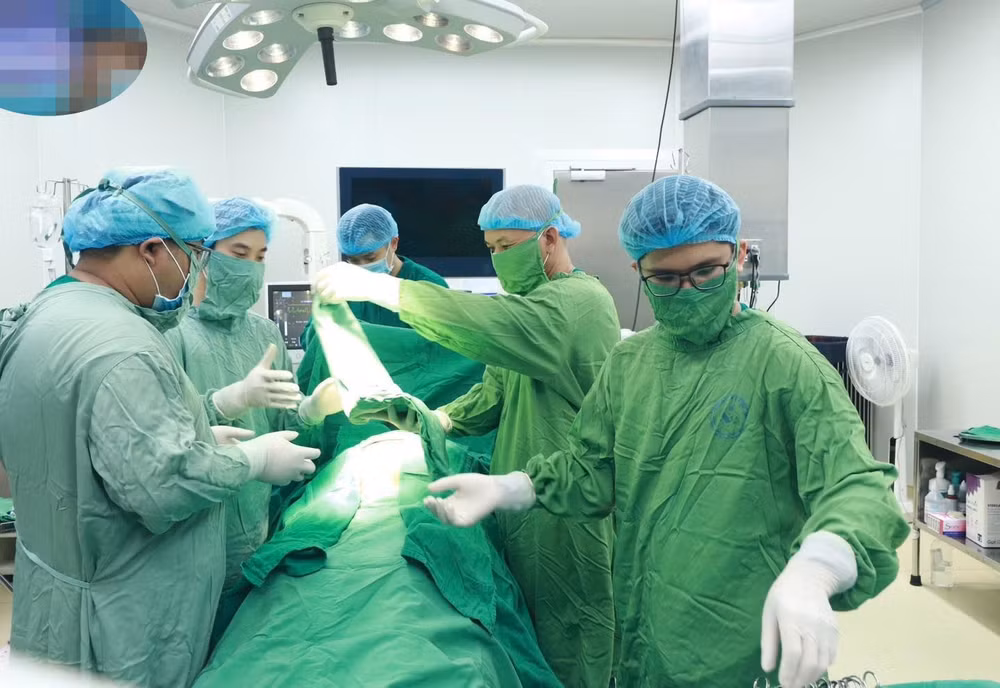 Ca phẫu thuật mổ lấy thai cho sản phụ.
