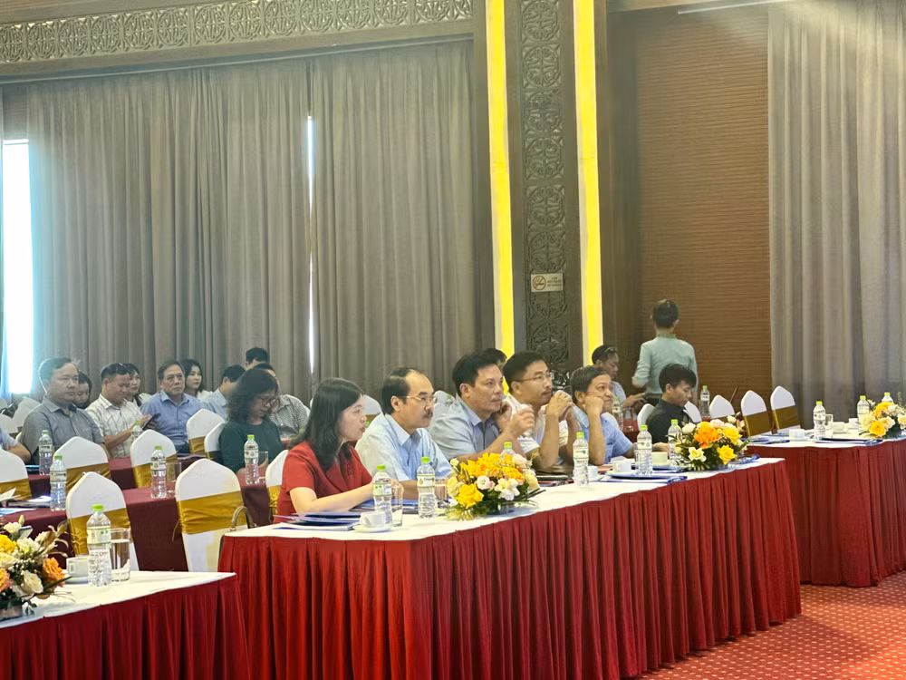 Các đại biểu tham gia chương trình.