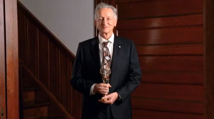 Giáo sư Geoffrey Hinton (Đại học Toronto, Canada), cũng là Chủ nhân Giải Nobel 2024, chia sẻ niềm vinh dự khi được vinh danh ở Giải thưởng Chính VinFuture 2024. Ảnh: VinFuture