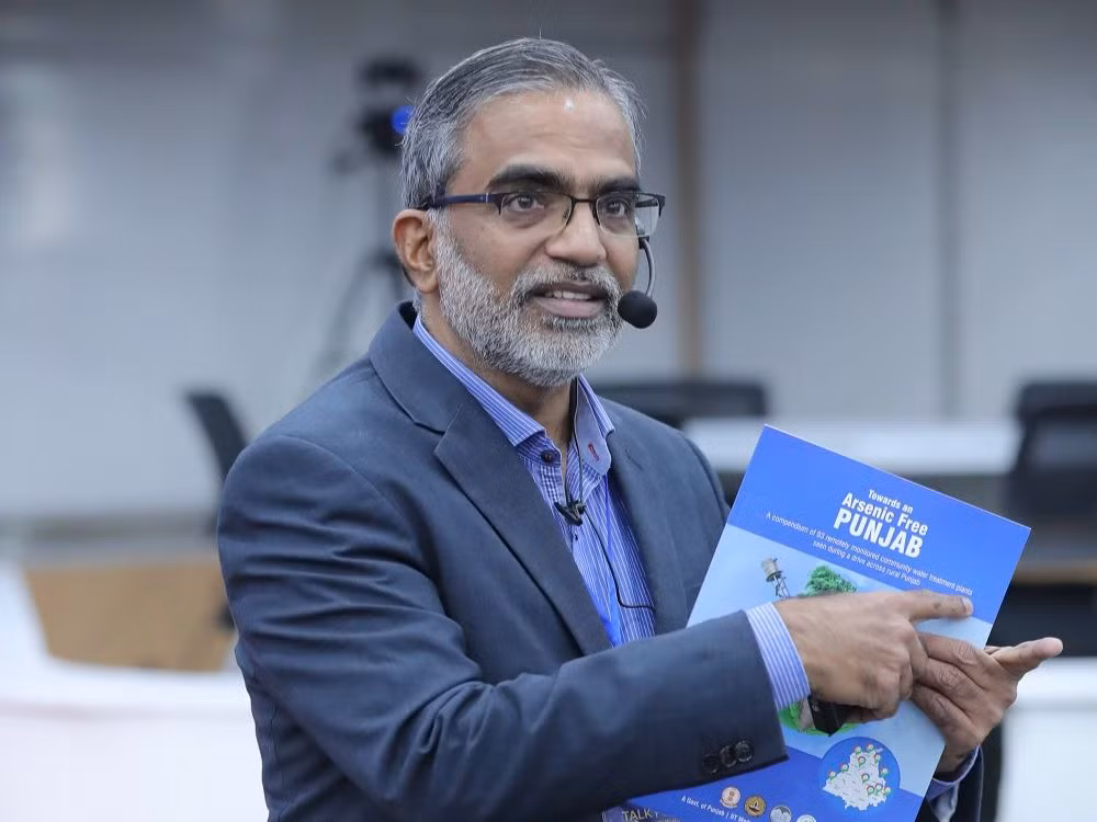 Giáo sư Thalappil Pradeep chia sẻ sau khi nhận giải VinFuture 2022. Giáo sư Thalappil Pradeep chia sẻ sau khi nhận giải VinFuture 2022.