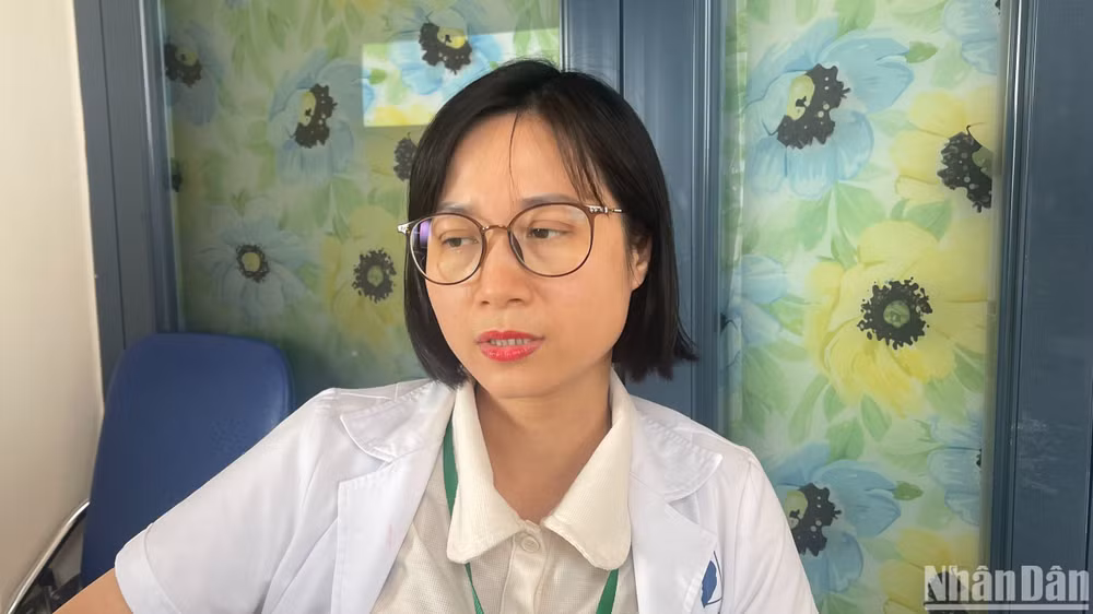 Bác sĩ chuyên khoa 2 Dương Thị Hồng Lý, Trưởng Khoa Ung bướu và điều trị giảm nhẹ, Bệnh viện Lão khoa Trung ương chia sẻ về các bệnh lý của người cao tuổi khi thời tiết giao mùa. Bác sĩ chuyên khoa 2 Dương Thị Hồng Lý, Trưởng Khoa Ung bướu và điều trị giảm nhẹ, Bệnh viện Lão khoa Trung ương chia sẻ về các bệnh lý của người cao tuổi khi thời tiết giao mùa.