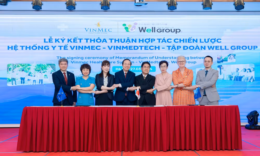 Đại diện Tập đoàn Vingroup ký kết thỏa thuận hợp tác với Tập đoàn Y tế Well Group (Nhật Bản).