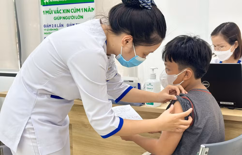 Tiêm vaccine là cách phòng bệnh chủ động. 