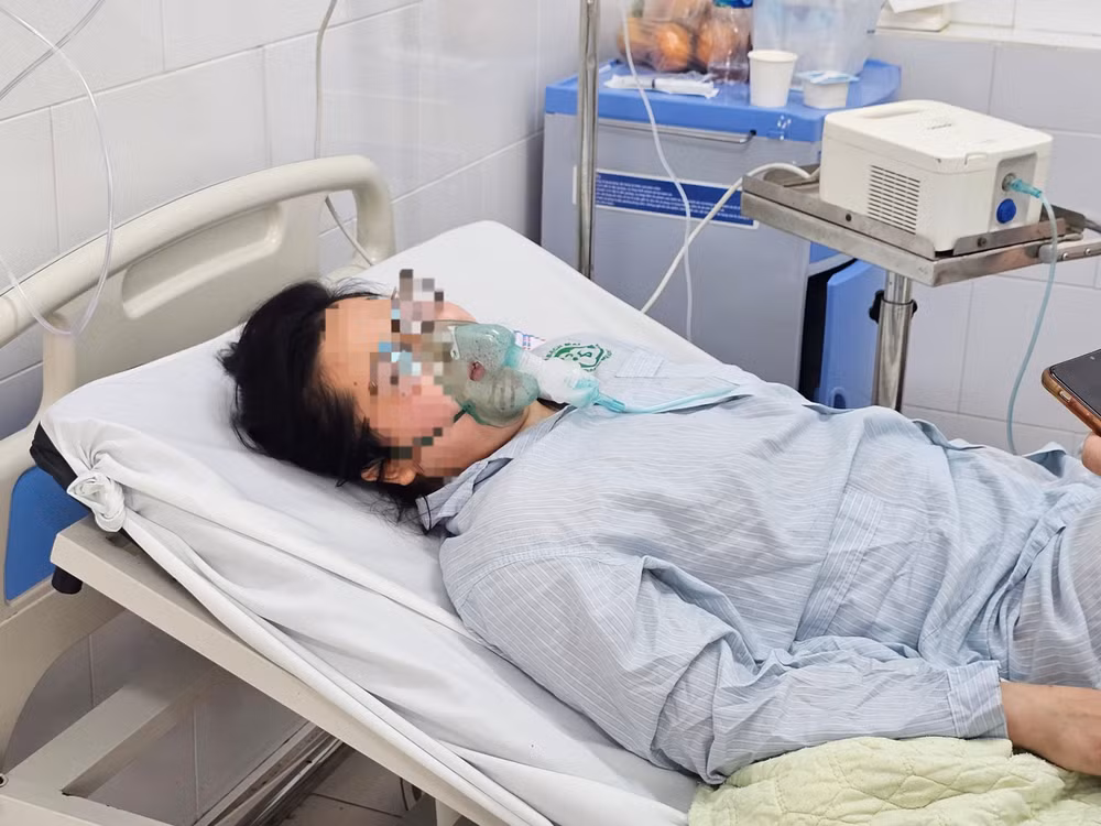 Trường hợp bệnh nhân đang phải thở oxy. Trường hợp bệnh nhân đang phải thở oxy.