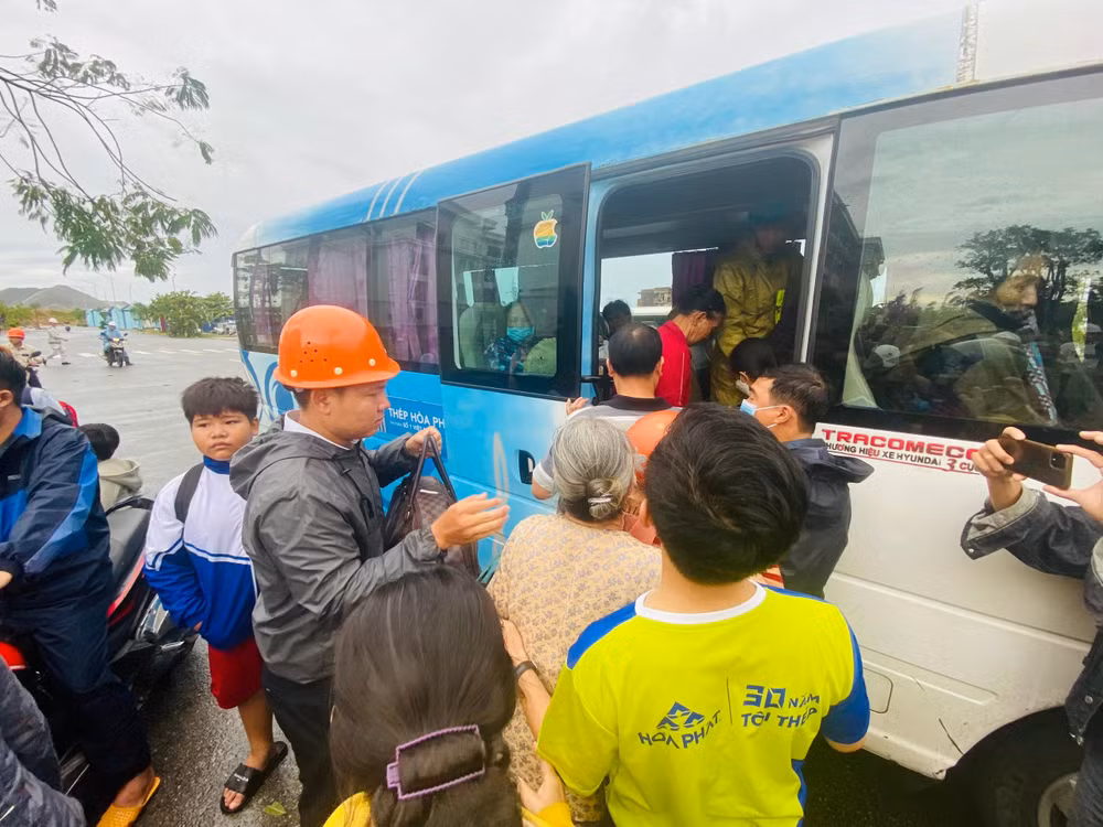 50 chuyến xe được bố trí vận chuyển người dân trong sáng nay.