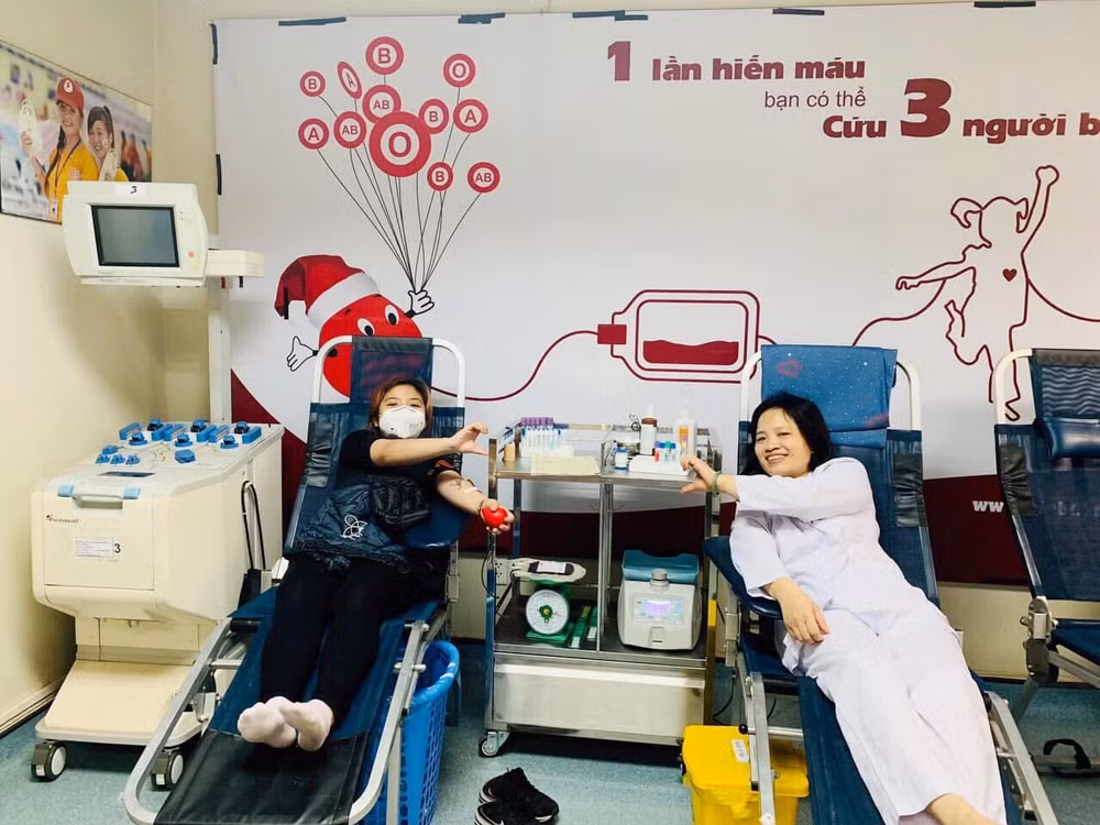 Chị Hiền có hơn 40 lần hiến máu, tiểu cầu. Chị Hiền có hơn 40 lần hiến máu, tiểu cầu.