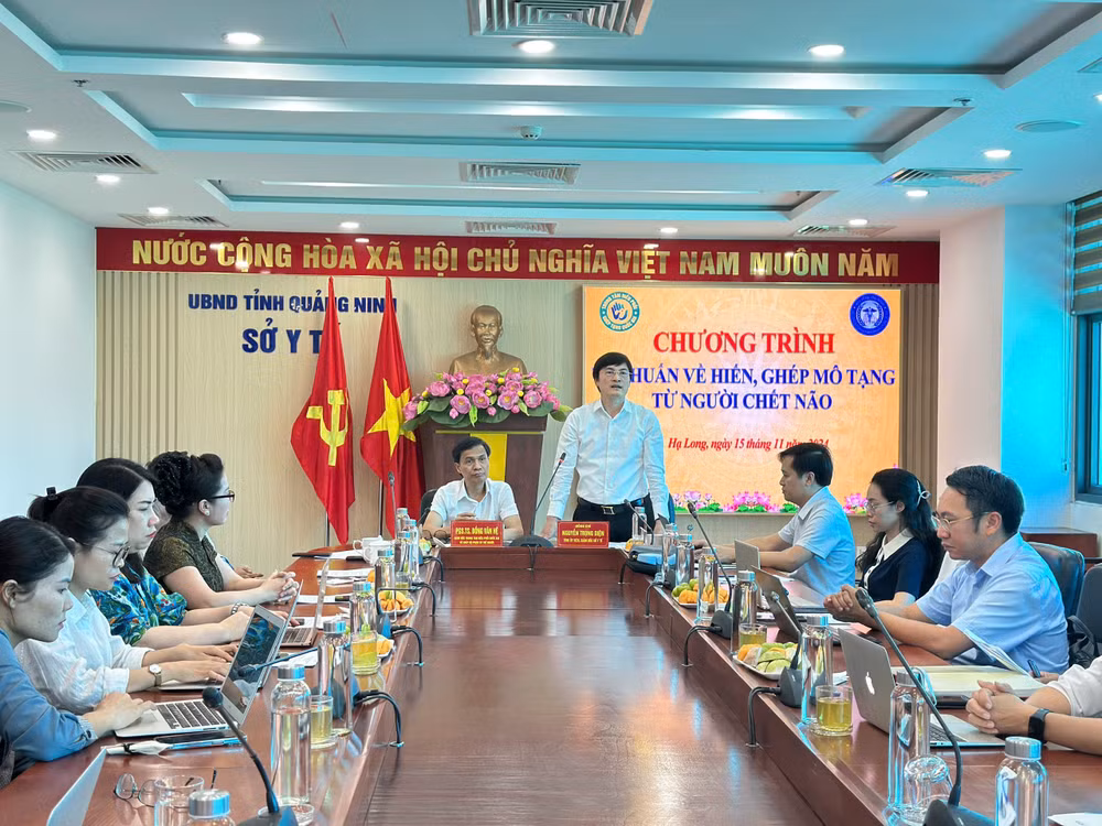 Tiến sĩ, bác sĩ Nguyễn Trọng Diện, Giám đốc Sở Y tế tỉnh Quảng Ninh phát biểu tại chương trình. Tiến sĩ, bác sĩ Nguyễn Trọng Diện, Giám đốc Sở Y tế tỉnh Quảng Ninh phát biểu tại chương trình.