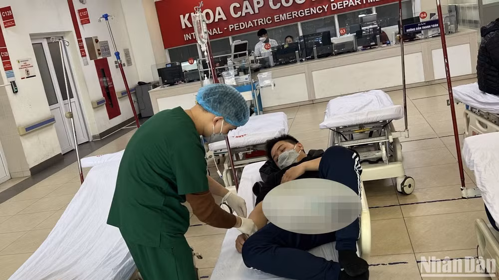 Khám cấp cứu tại Bệnh viện Thanh Nhàn. Khám cấp cứu tại Bệnh viện Thanh Nhàn.