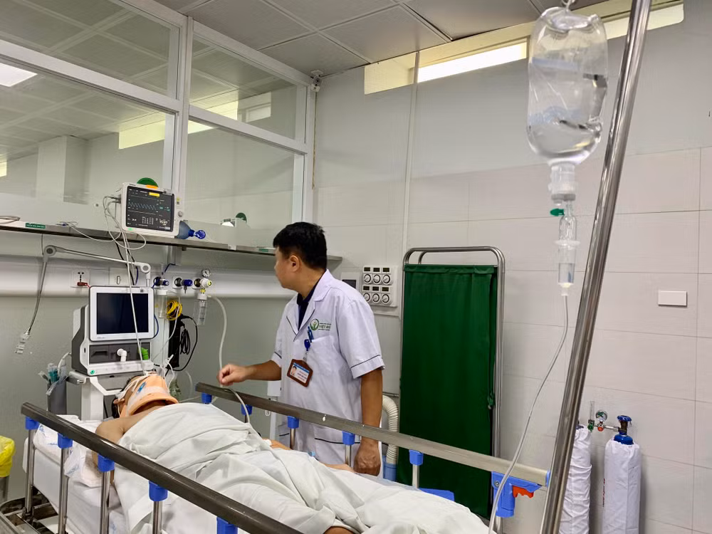 Bệnh nhân được theo dõi sát sao. Bệnh nhân được theo dõi sát sao.