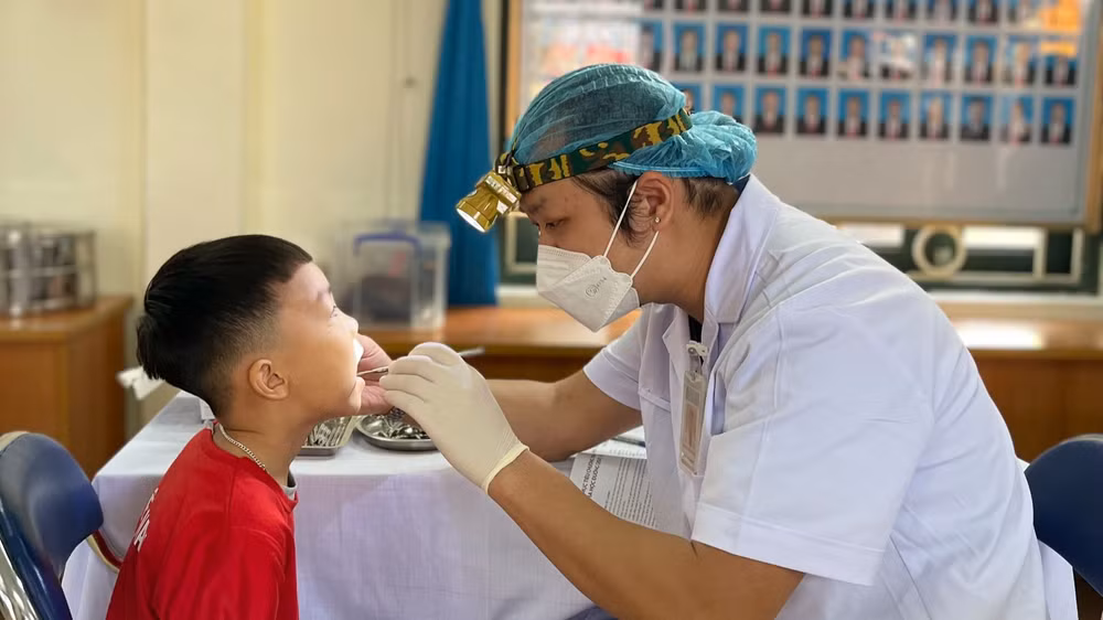 Khám sức khỏe cho trẻ em trên địa bàn tỉnh. Khám sức khỏe cho trẻ em trên địa bàn tỉnh.