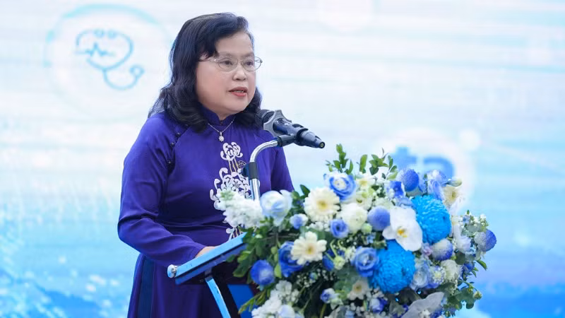 Phó Giáo sư, Tiến sĩ Nguyễn Thị Xuyên, Chủ tịch Tổng hội Y học Việt Nam phát biểu.
