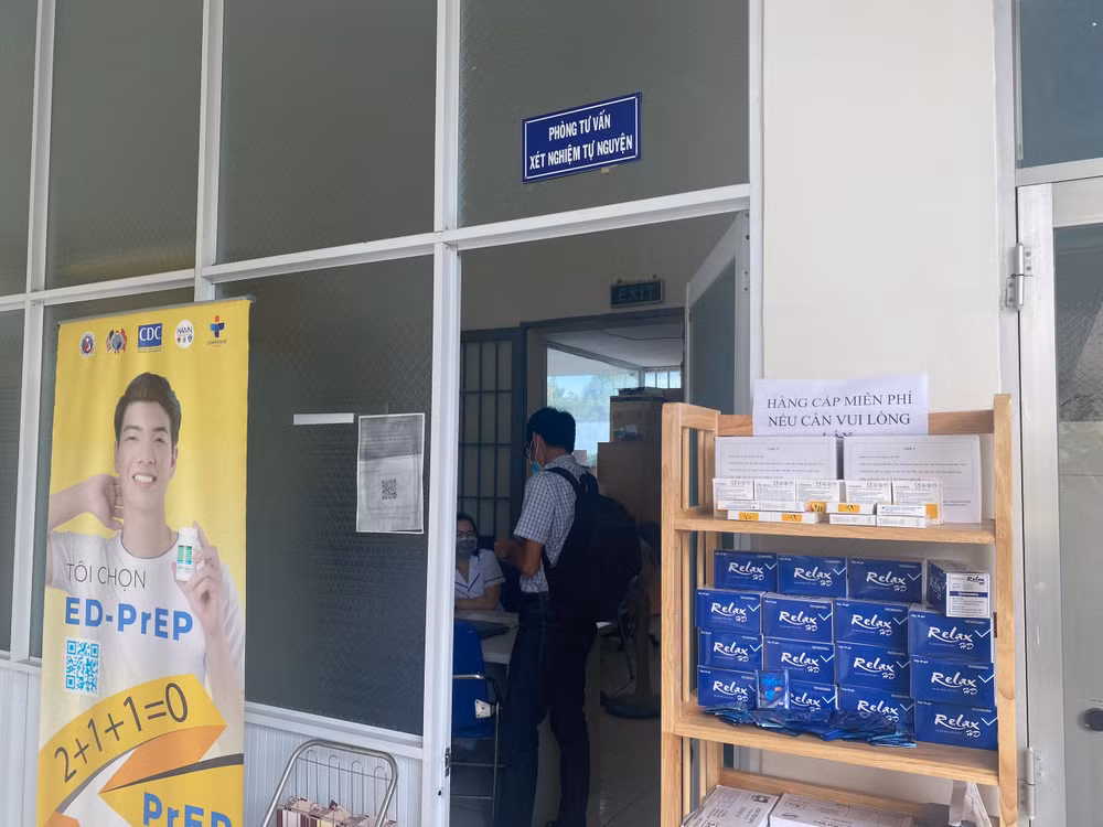 Giải pháp đáp ứng y tế công cộng với chùm ca nhiễm HIV là cách tiếp cận mới, đòi hỏi sự chủ động của địa phương. Giải pháp đáp ứng y tế công cộng với chùm ca nhiễm HIV là cách tiếp cận mới, đòi hỏi sự chủ động của địa phương.