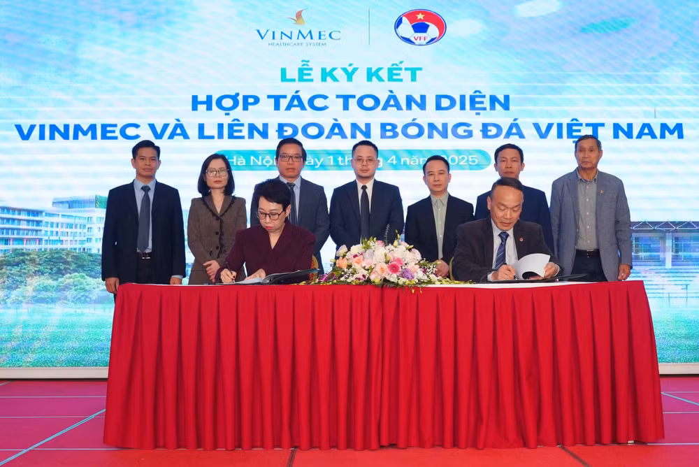 Lễ ký kết hợp tác chiến lược. Lễ ký kết hợp tác chiến lược.