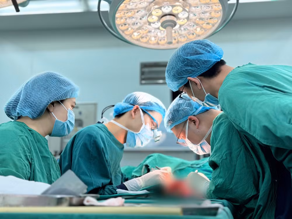 Ca mổ đòi hỏi sự tập trung và chính xác tuyệt đối.