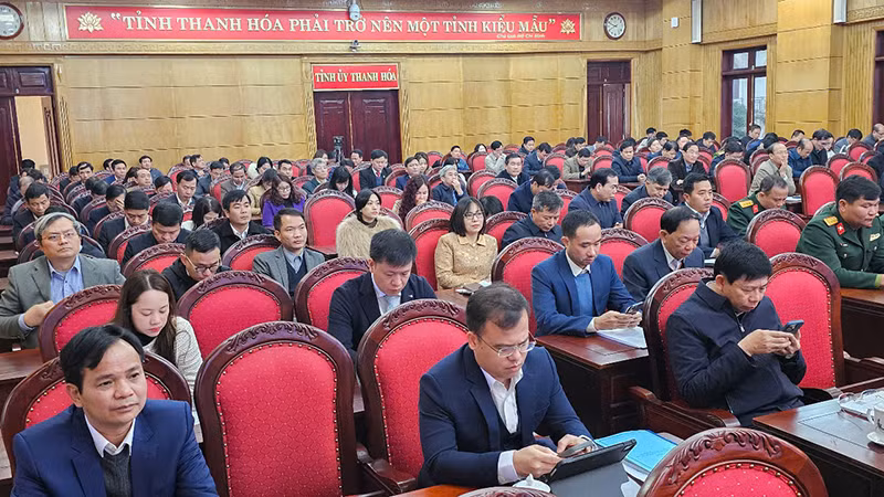 Các đại biểu tham dự hội nghị tại Tỉnh ủy Thanh Hóa.