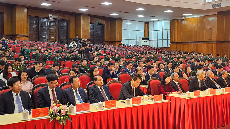 Các đại biểu tham dự buổi tọa đàm.