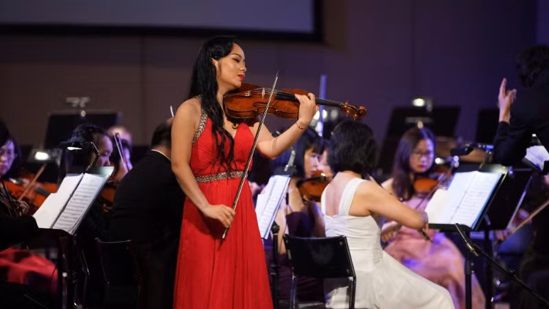 Nghệ sĩ violin Trịnh Minh Hiền.