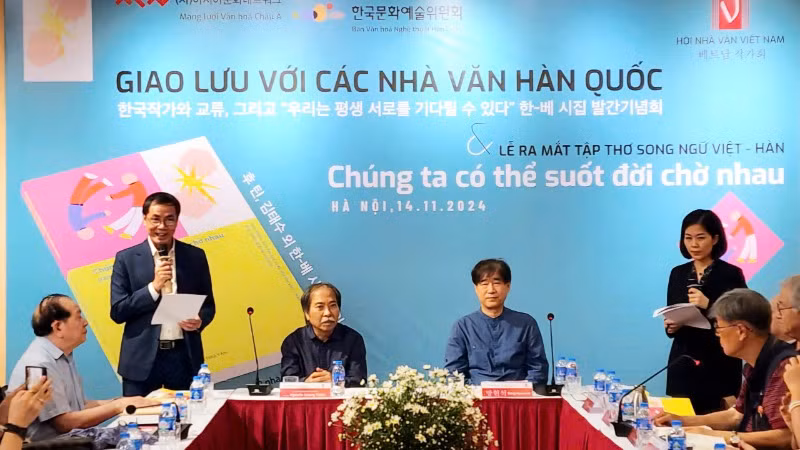 Hoạt động giao lưu văn học đã mở ra nhiều cơ hội tốt đẹp cho đôi bên.