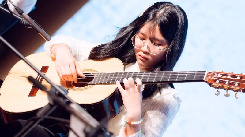 Sự kiện có sự tham gia của những nghệ sĩ rất trẻ. Sự kiện có sự tham gia của những nghệ sĩ rất trẻ.