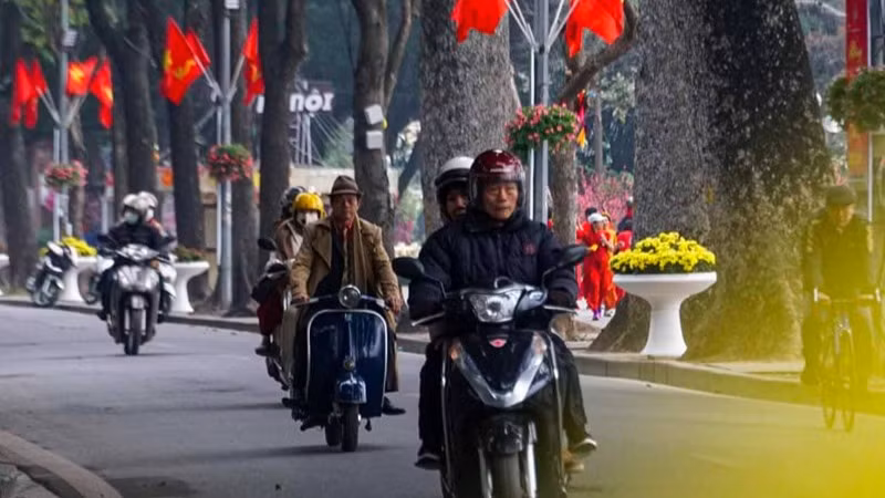 Khu vực Hà Nội đêm và sáng sớm có mưa nhỏ, mưa phùn và sương mù rải rác, trời rét. (Ảnh minh họa)