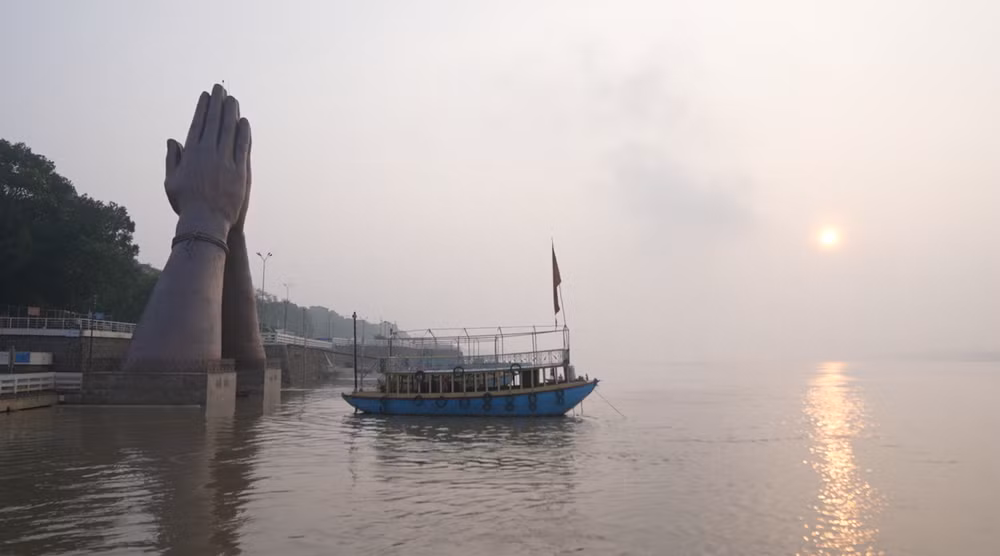 Bình minh lên, một ngày mới lại bắt đầu. Bình minh lên, một ngày mới lại bắt đầu.