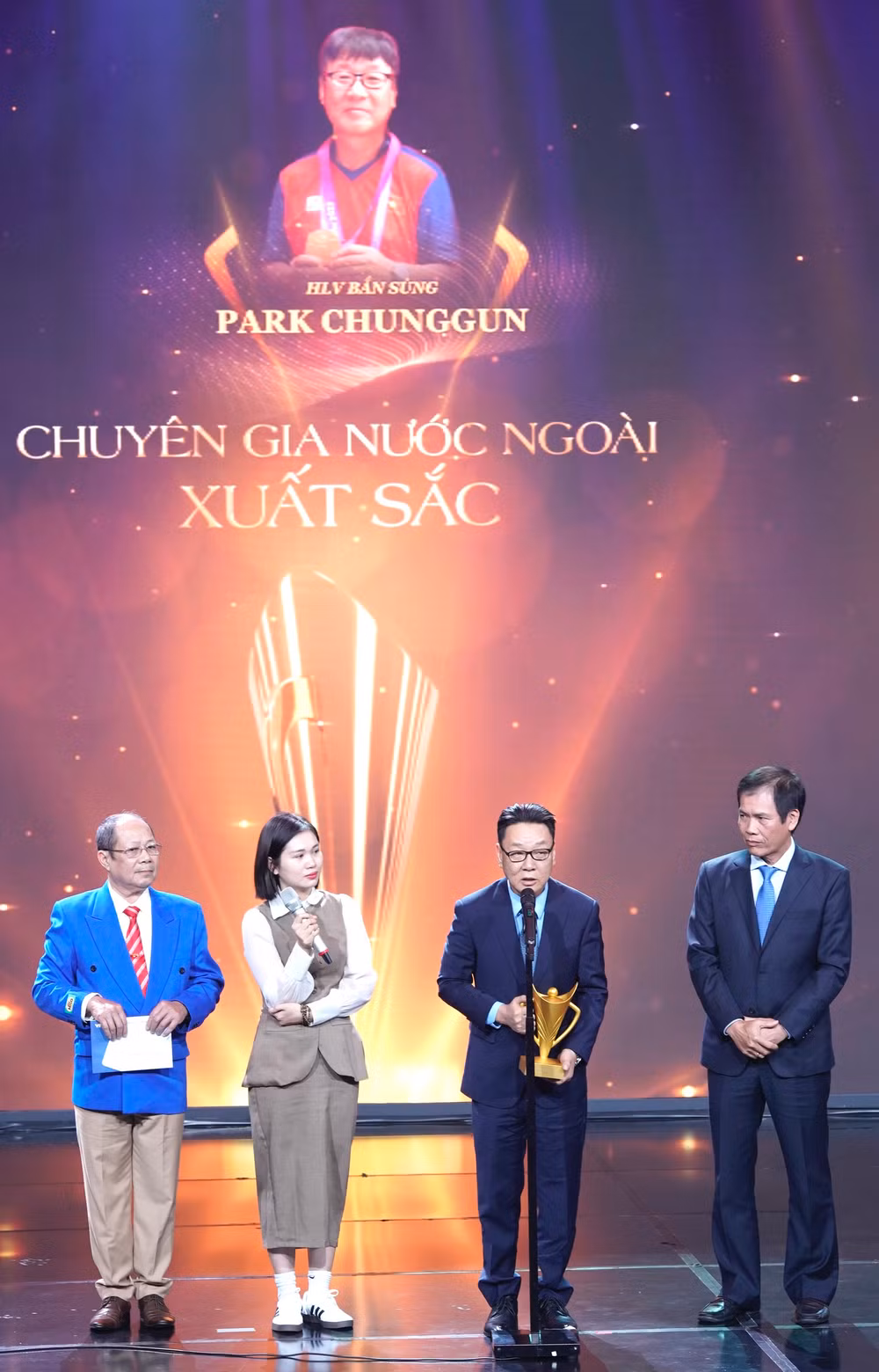 Chuyên gia người nước ngoài: Park Chung Gun (bắn súng) Chuyên gia người nước ngoài: Park Chung Gun (bắn súng)