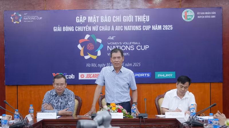 Ban Tổ chức họp báo tại Hà Nội.