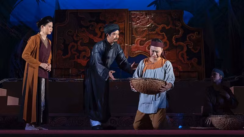 Cảnh trong vở “Kỳ Đồng Nguyễn Văn Cẩm”. Cảnh trong vở “Kỳ Đồng Nguyễn Văn Cẩm”.