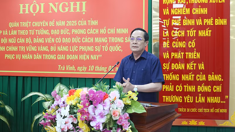 Phó Bí thư Tỉnh ủy Trà Vinh Lâm Minh Đằng phát biểu chỉ đạo tại hội nghị.