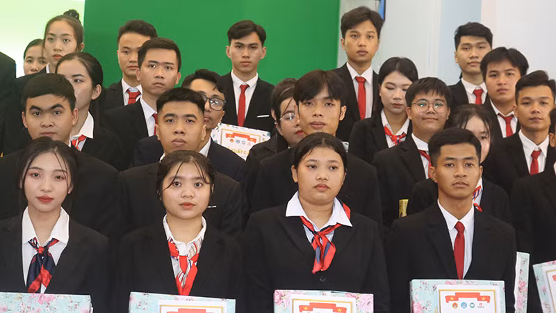 Thanh niên các tỉnh Trà Vinh, Bến Tre trúng tuyển và sẽ làm việc theo hợp đồng có thời hạn tại Nhật Bản. Thanh niên các tỉnh Trà Vinh, Bến Tre trúng tuyển và sẽ làm việc theo hợp đồng có thời hạn tại Nhật Bản.