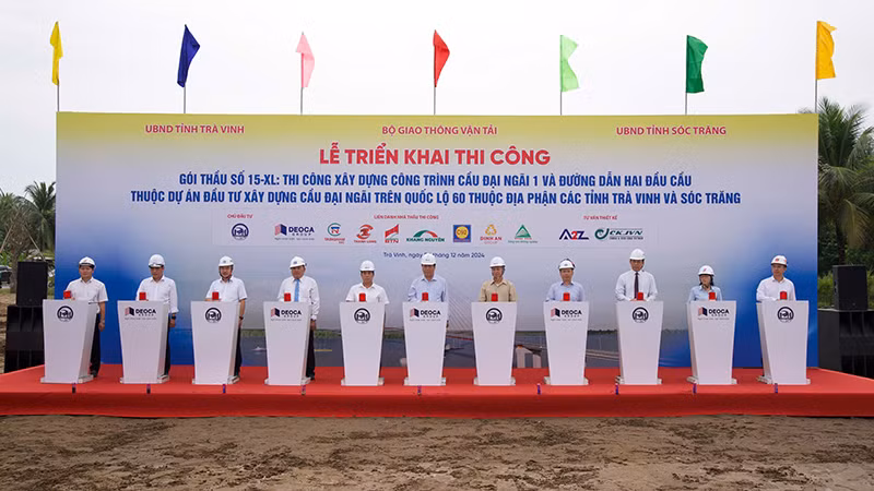 Nghi thức khởi công xây dựng cầu Đại Ngãi 1 bắc qua sông Hậu.