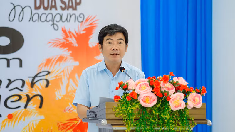 Phó Giám đốc Sở Văn hóa, Thể thao và Du lịch tỉnh Trà Vinh Lâm Hữu Phúc phát biểu tại buổi lễ ra mắt cuốn sách.
