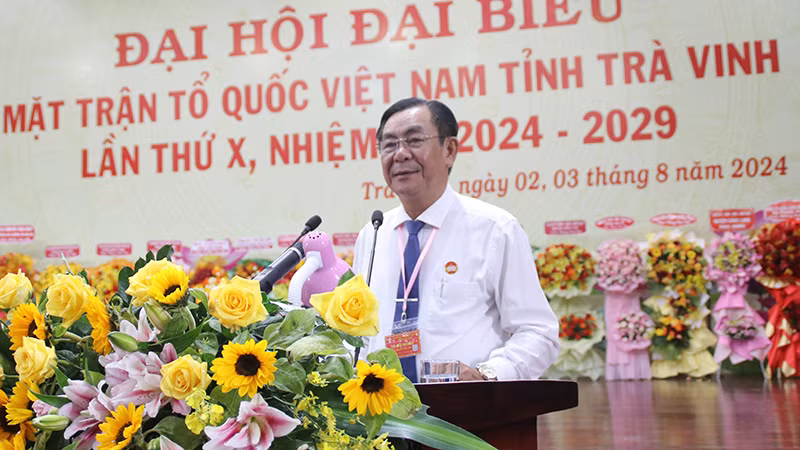 Ông Lê Thanh Bình, Chủ tịch Ủy ban Mặt trận Tổ quốc Việt Nam tỉnh Trà Vinh, phát biểu tại đại hội.