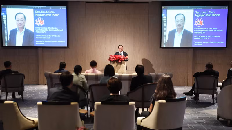 Chủ tịch Hội Hữu nghị Việt Nam-Thái Lan đánh giá cao những đóng góp tích cực của hai Hội Hữu nghị. Chủ tịch Hội Hữu nghị Việt Nam-Thái Lan đánh giá cao những đóng góp tích cực của hai Hội Hữu nghị.