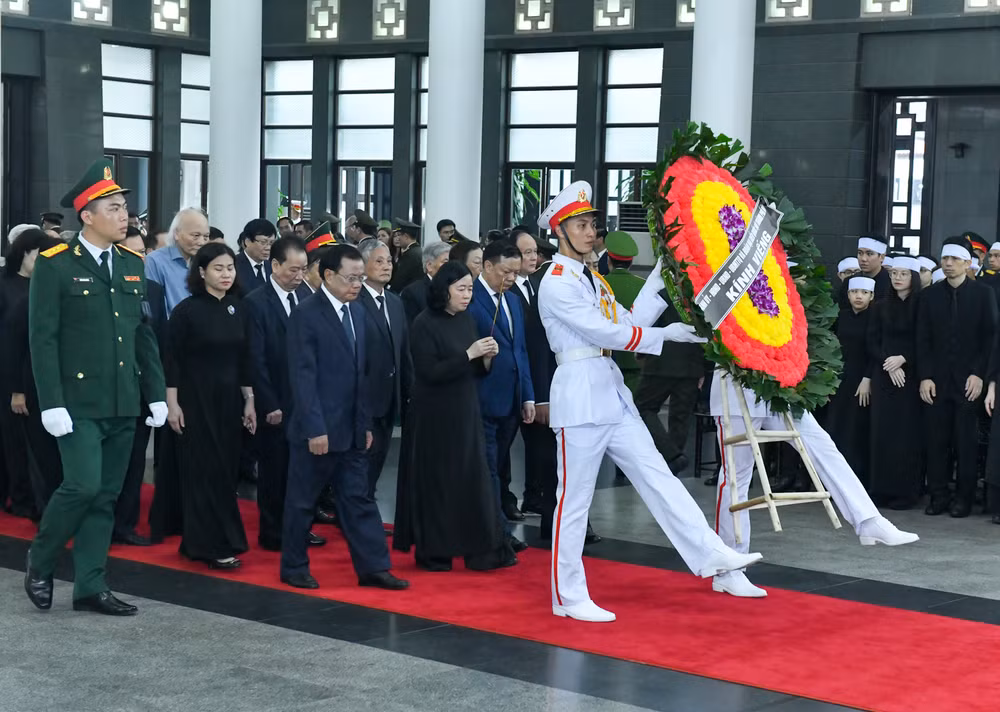 Toàn cảnh Lễ viếng Tổng Bí thư Nguyễn Phú Trọng: Trang nghiêm và xúc động ảnh 110 Toàn cảnh Lễ viếng Tổng Bí thư Nguyễn Phú Trọng: Trang nghiêm và xúc động ảnh 110